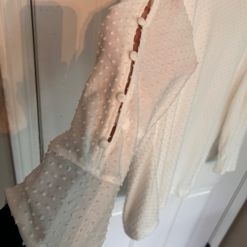 White dotted Rose and Olive Top size L 3/4 sleeves sleeve, buttons, openings